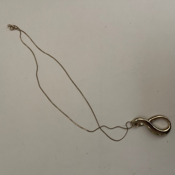 Vintage large infinity pendant on dainty gold chain treble clef style - Picture 6 of 7